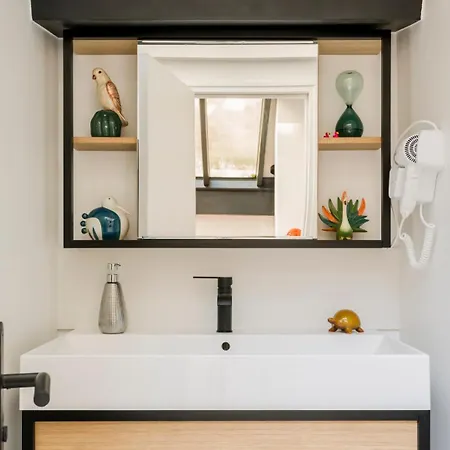 Relais Cocorico Artist Glass Roof With Ac