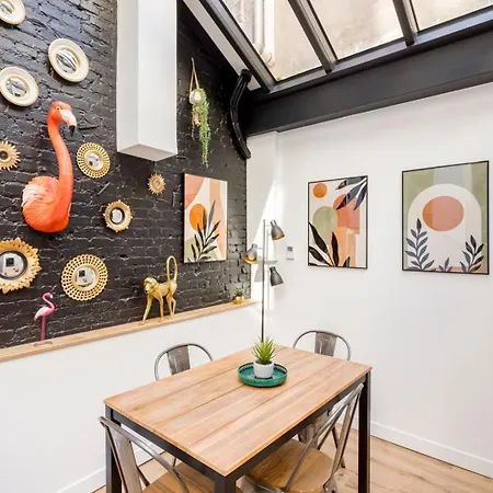 Apartamento Relais Cocorico 1 Bedroom Artist Studio Glass Roof With Ac Eiffel Tower District
